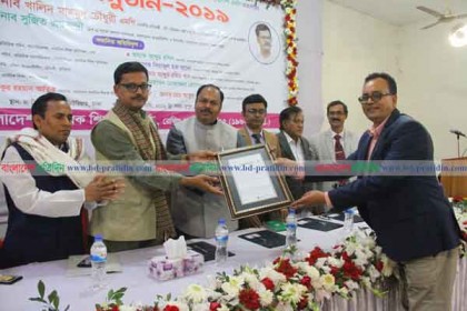 যৌক্তিক দাবি আদায়ে প্রধানমন্ত্রীর ওপর আস্থা রাখুন : নৌ প্রতিমন্ত্রী 