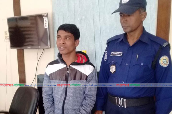 ঝালকাঠিতে কলেজছাত্রী মুক্তা হত্যায় 
যুবক গ্রেফতার