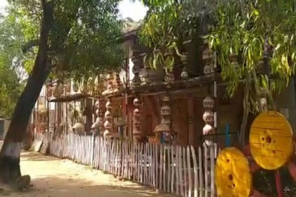 রিসোর্টে অবাধে নগ্ন ফটোশুট, ছবি ভাইরাল হতেই তোলপাড়