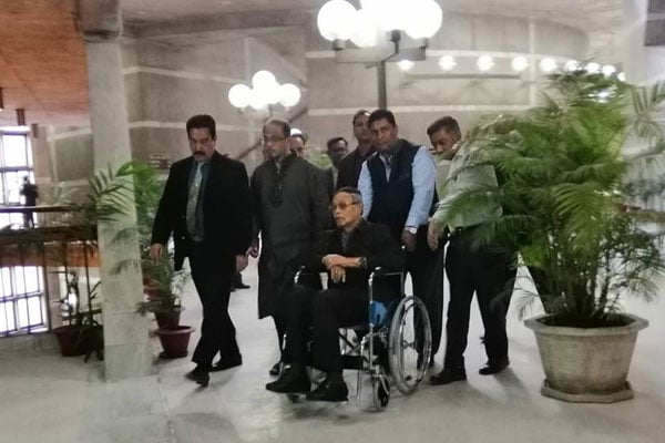সংসদে এরশাদের ১৫ মিনিট
