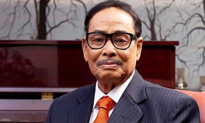 সংসদের পথে এরশাদ