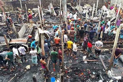 চট্টগ্রামে আগুনে পুড়ে গেল ৮২টি বসতঘর