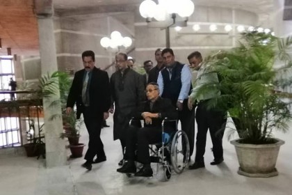 সংসদে এরশাদের ১৫ মিনিট
