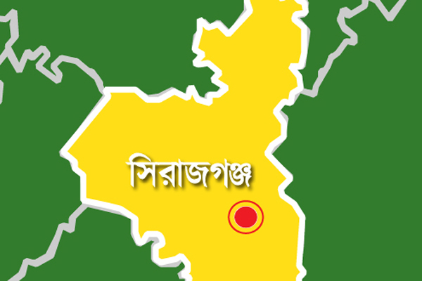 বিয়ের দাবিতে ৬ দিন ধরে প্রেমিকের বাড়িতে প্রেমিকার অনশন 