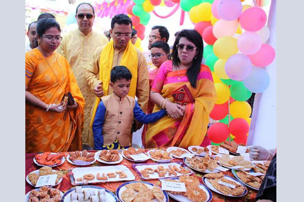 পিরোজপুরে পিঠা উৎসব


