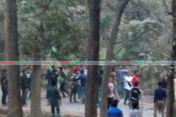 জাবিতে ছাত্রলীগের সংঘর্ষ ও গোলাগুলি