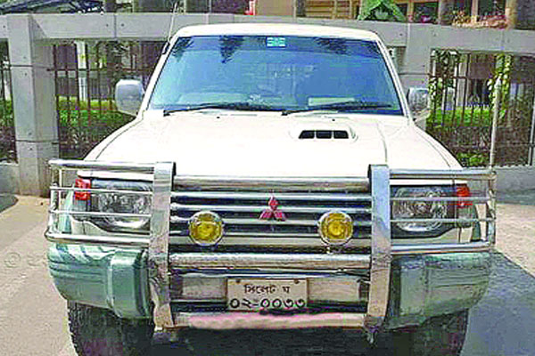 সিবিএ নেতার দখলে থাকা পাজেরো উদ্ধার