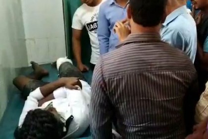 কেন্দ্রের সামনে এসএসসি পরীক্ষার্থীকে কুপিয়ে জখম