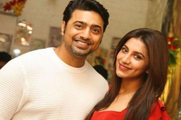 ভালোবাসা দিবসে সুখবর দিলেন দেব-রুক্মিণী!