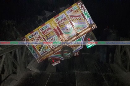 শরীয়তপু‌রে বেই‌লি সেতু ভেঙে যোগাযোগ বিচ্ছিন্ন 