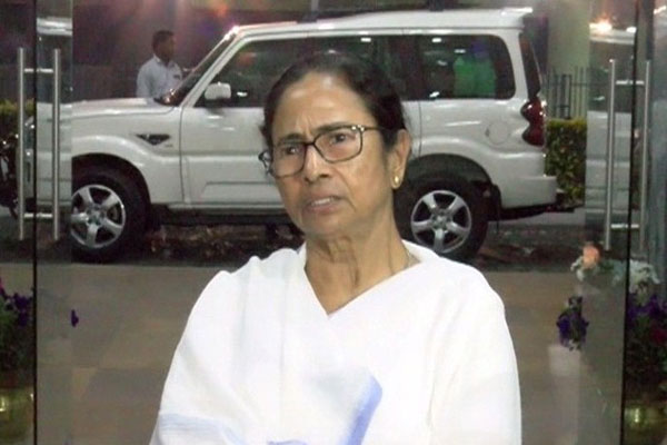 কাশ্মীরে জঙ্গি হামলায় গোয়েন্দাদের ব্যর্থতাকে দায়ী করলেন মমতা