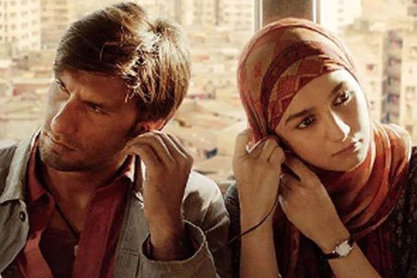 বক্স অফিস মাতাচ্ছে রণবীর-আলিয়ার ‘গালি বয়’ 