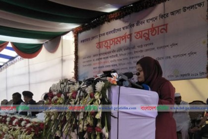 মাদকমুক্ত এলাকা গড়তে স্থানীয়দের সাহায্য চাইলেন বদির স্ত্রী