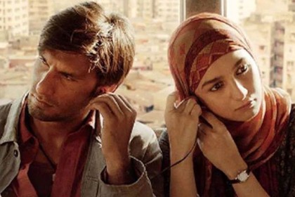 বক্স অফিস মাতাচ্ছে রণবীর-আলিয়ার ‘গালি বয়’ 