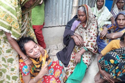 ফরিদপুরে নিজ গাড়ীর চাপায় চালক নিহত