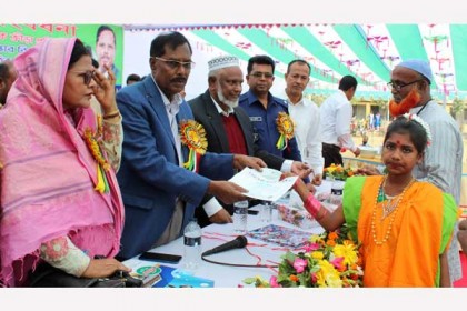 'নিরক্ষর মুক্ত বাংলাদেশ গড়তে কাজ করে যাচ্ছে সরকার'