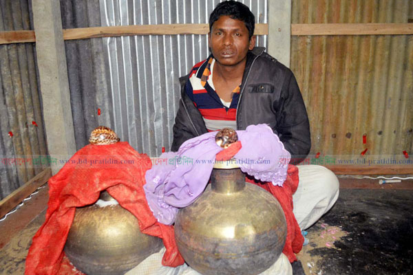 সোনার কলসের লোভ দেখিয়ে ভণ্ড ফকিরের প্রতারণা