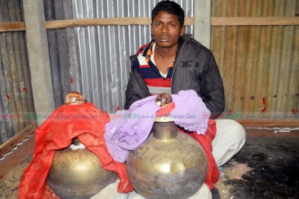 সোনার কলসের লোভ দেখিয়ে ভণ্ড ফকিরের প্রতারণা