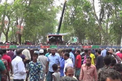 পটুয়াখালীতে সড়ক দুর্ঘটনায় নিহত ১, আহত ২৫