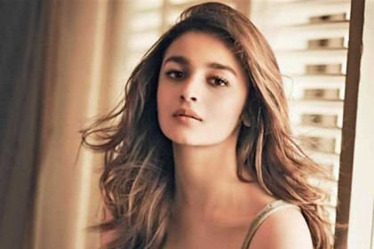রণবীরকে 'স্পর্শকাতর' বললেন আলিয়া