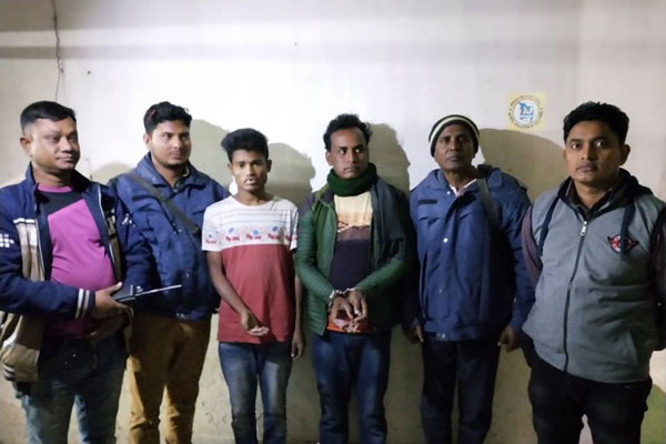 ঝিনাইদহে ইয়াবাসহ আটক ২

