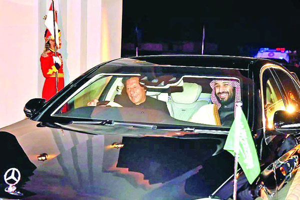 ইমরানকে ২০০০ কোটি ডলার দিলেন সালমান