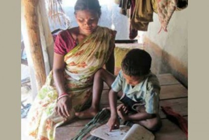 মাতৃভাষায় বই থাকলেও শিক্ষক নেই সাঁওতালদের 