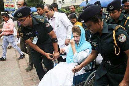 'খালেদা জিয়া ঘুমাচ্ছেন, তাই  হাজির করা সম্ভব হয়নি'