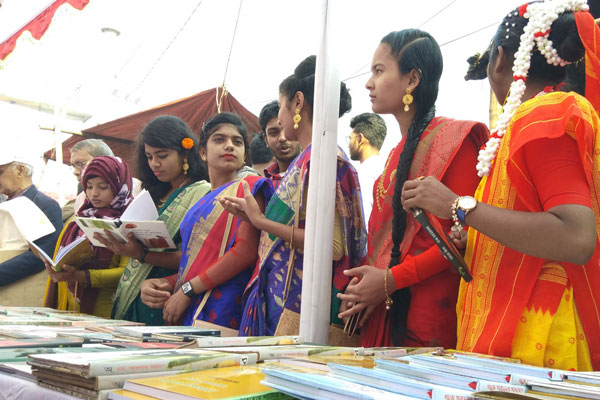 নাটোরে দিনব্যাপী বইমেলা

