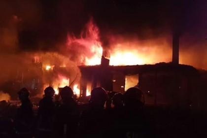 চকবাজারে ভয়াবহ অগ্নিকাণ্ডে নিহত ৬৩