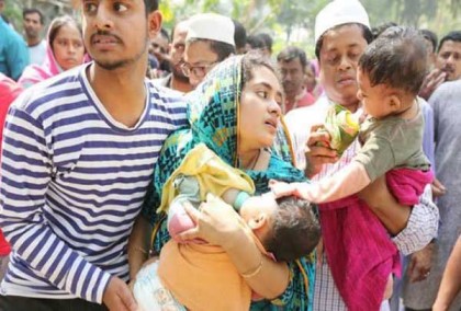 বাবাকে খুঁজতে মর্গে যমজ সন্তান 