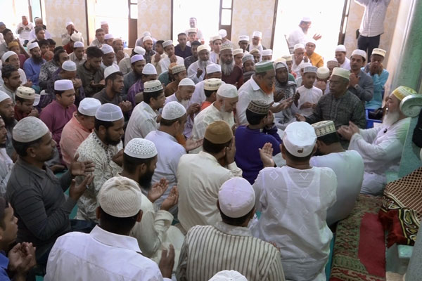 চকবাজারে নিহতদের জন্য বরিশালে বিশেষ দোয়া