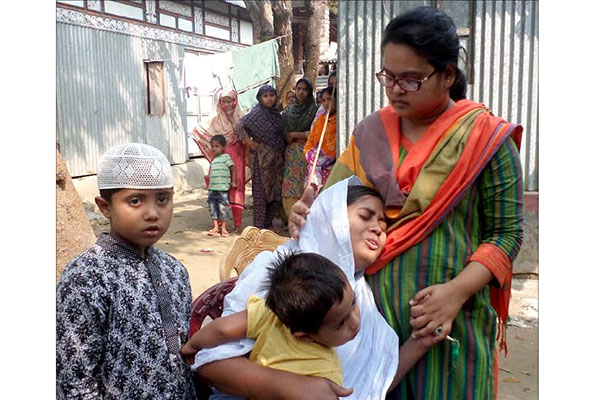 চকবাজার ট্রাজেডি; কুমিল্লায় শাহাদাতের বাড়িতে শোকের মাতম