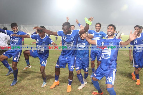 আবাহনীকে উড়িয়ে দিল শেখ রাসেল