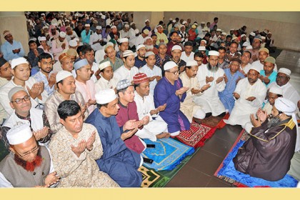 চকবাজারে হতাহতের ঘটনায় বগুড়া বিএনপির দোয়া মাহফিল