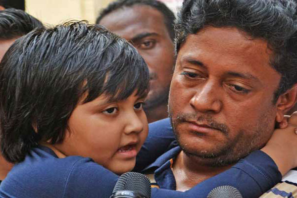 সন্তানের জন্য ওষুধ আনতে গিয়ে আর ফিরলেন না মা