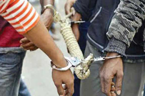 খুলনায় মাদকবিক্রেতাসহ আটক ৭১