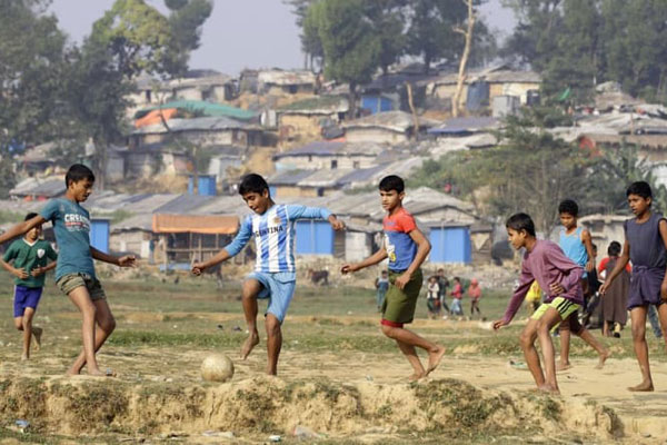 বাংলাদেশের ফুটবল উন্মাদনা নজর কেড়েছে ফিফার