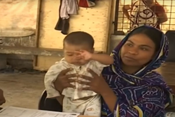 বাবার খোঁজে হাসপাতালে ৫ মাসের শিশু 