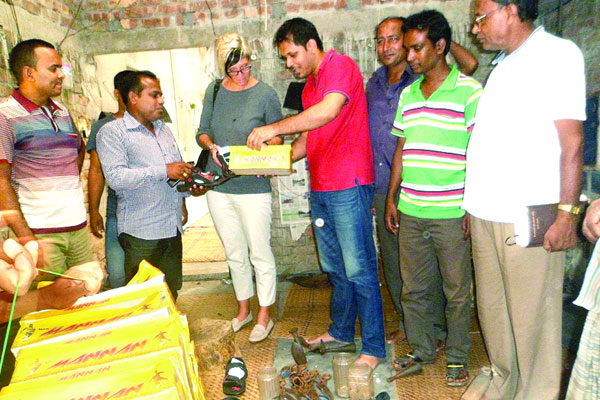 কালুহাটি পাদুকাপল্লী বিশ্ব ছোঁয়ার স্বপ্নে
