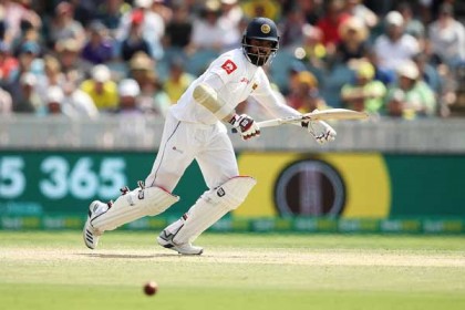 ইতিহাস গড়ার অপেক্ষায় শ্রীলঙ্কা