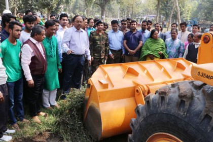 ক্রাশ প্রোগ্রামের উদ্বোধন করলেন রাসিক মেয়র