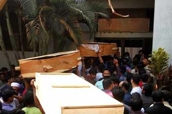 চকবাজারে অন্তঃসত্ত্বা নারীর আগুনে পোড়া নিয়ে ধোঁয়াশা