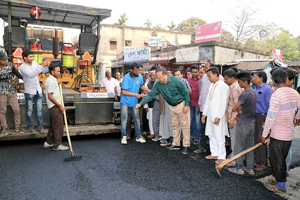 রাজশাহীতে দুর্ভোগের সেই সড়কটি এখন ঝকঝকে