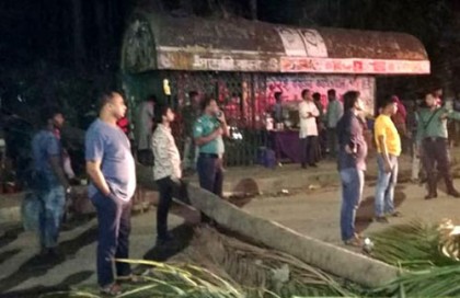 শিশু একাডেমির সামনে গাছ পড়ার ঘটনায় আরও একজনের মৃত্যু

