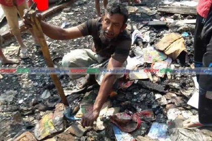 এবার মুরাদনগরে আগুনে পুড়ল সাত দোকান