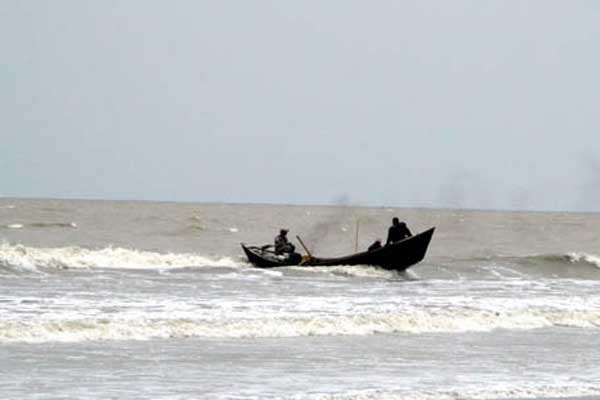 বঙ্গোপসাগরে একদিনে ১৪ ট্রলারসহ ৫৭ জেলে অপহৃত