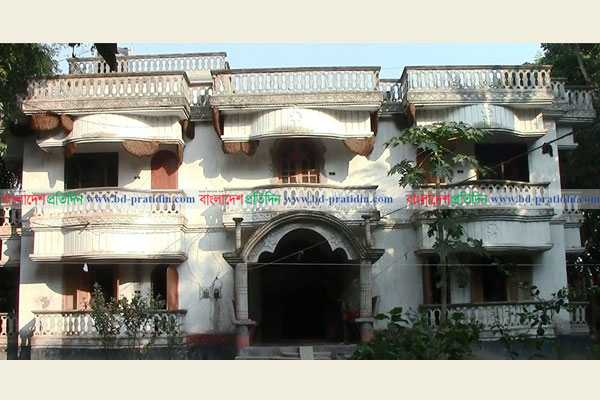 মাদারীপুরের মৌচাকবাড়ি