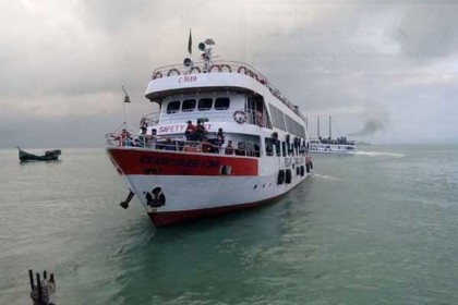 বৈরী আবহাওয়ায় হাজারো পর্যটকের সেন্টমার্টিন ভ্রমণ অনিশ্চিত