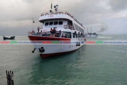 শেষ পর্যন্ত সেন্টমার্টিন যেতে পারেনি পর্যটকবাহী ৭টি জাহাজ